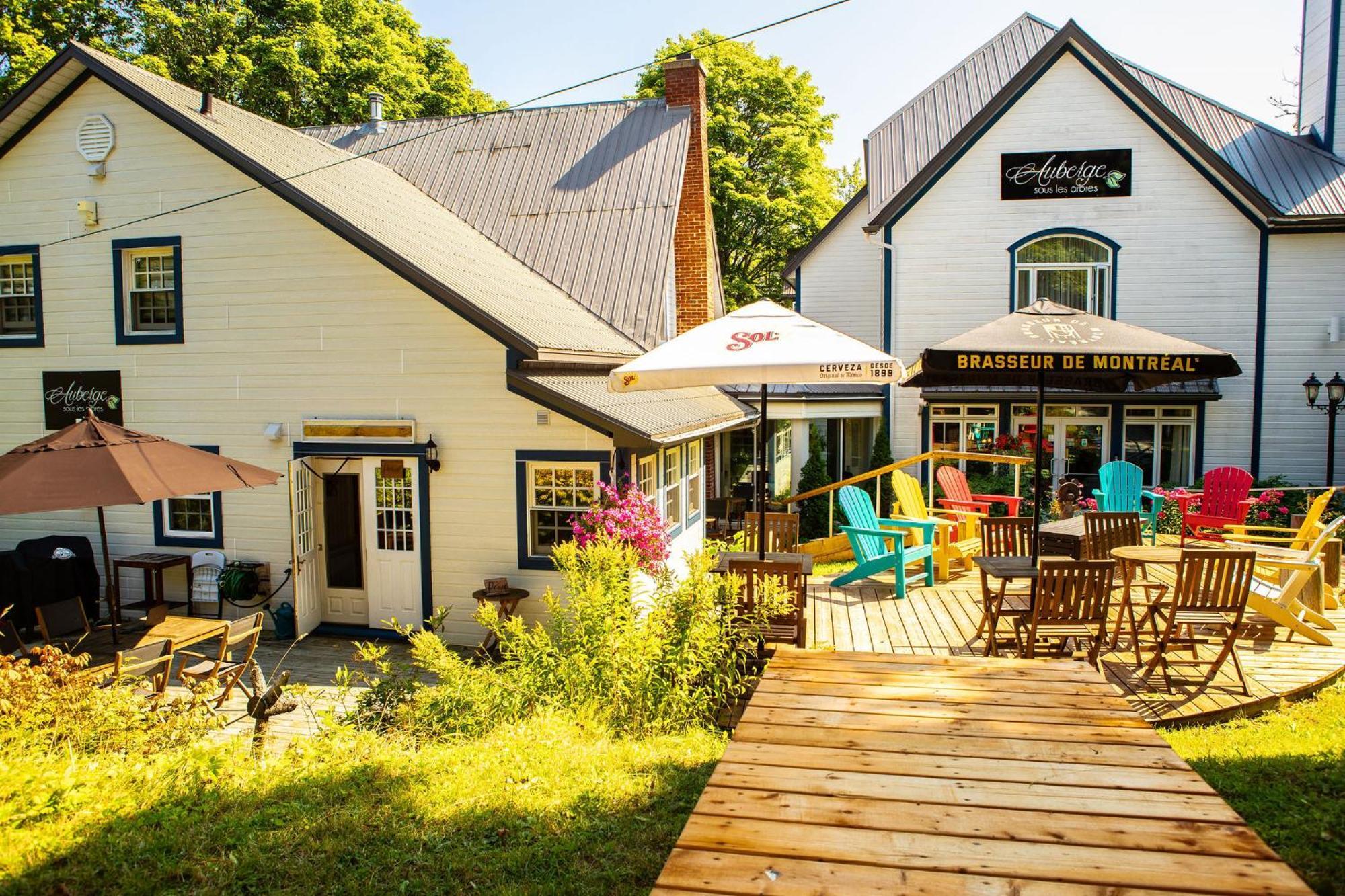 Auberge Sous Les Arbres Gaspe Exterior photo